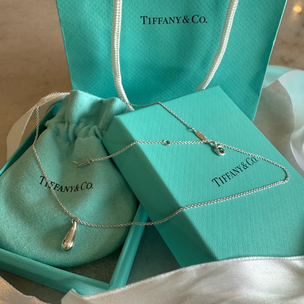 Tiffany & Co. Silver Teardrop Necklace - Picture 4 of 5